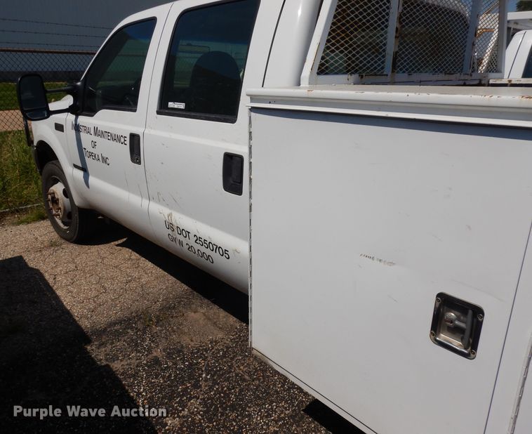 image for item GG9172 2001 Ford F550 Crew Cab utility truck