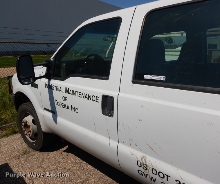 image for item GG9172 2001 Ford F550 Crew Cab utility truck