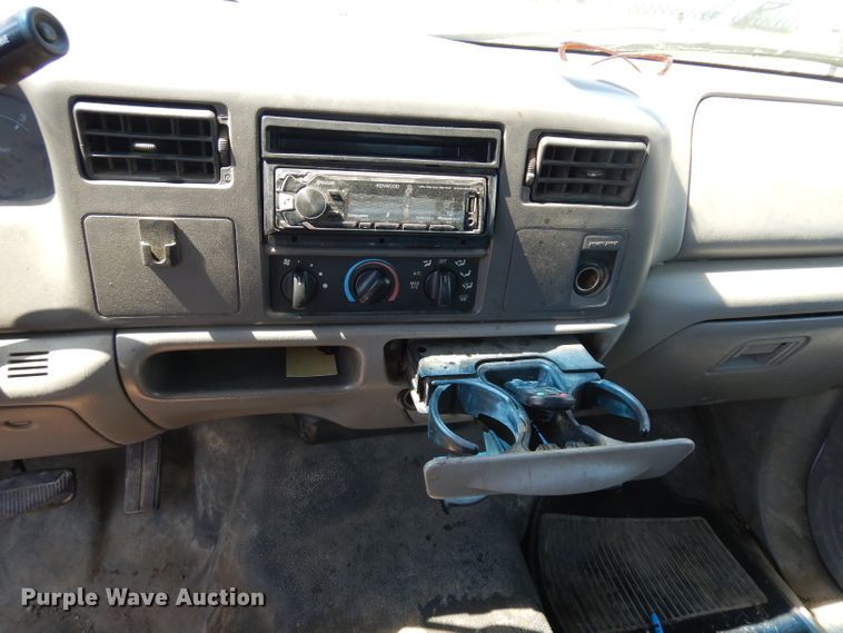 image for item GG9172 2001 Ford F550 Crew Cab utility truck