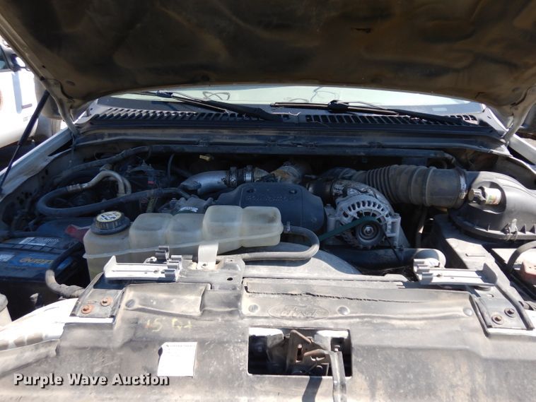 image for item GG9172 2001 Ford F550 Crew Cab utility truck