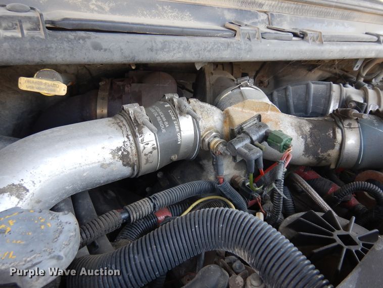 image for item GG9172 2001 Ford F550 Crew Cab utility truck