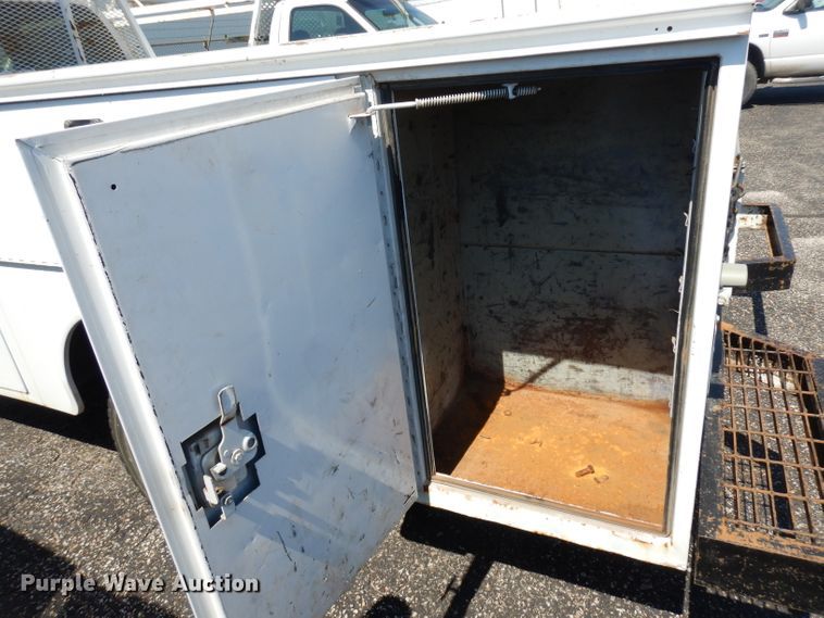 image for item GG9172 2001 Ford F550 Crew Cab utility truck