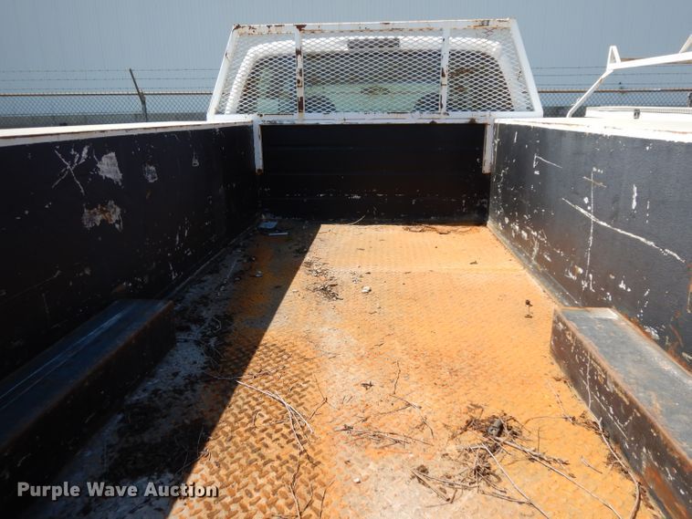 image for item GG9172 2001 Ford F550 Crew Cab utility truck