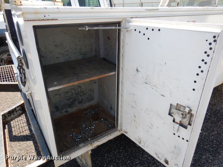 image for item GG9172 2001 Ford F550 Crew Cab utility truck