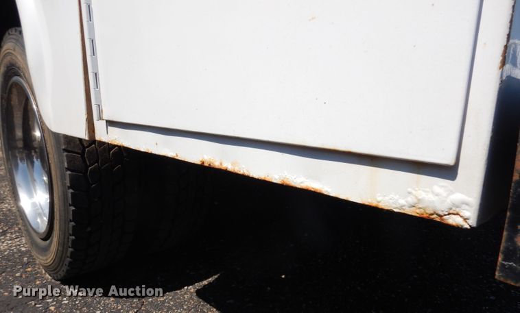 image for item GG9172 2001 Ford F550 Crew Cab utility truck