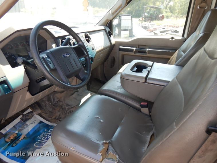 image for item GG9173 2008 Ford F550 Crew Cab flatbed truck