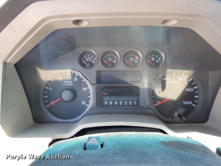 image for item GG9173 2008 Ford F550 Crew Cab flatbed truck