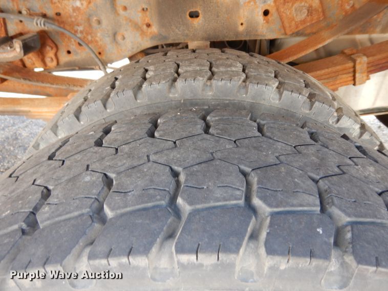 image for item GG9173 2008 Ford F550 Crew Cab flatbed truck