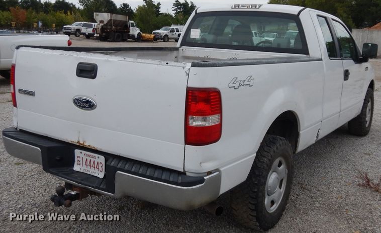 image for item GG9185 2004 Ford F150 Super Cab pickup truck