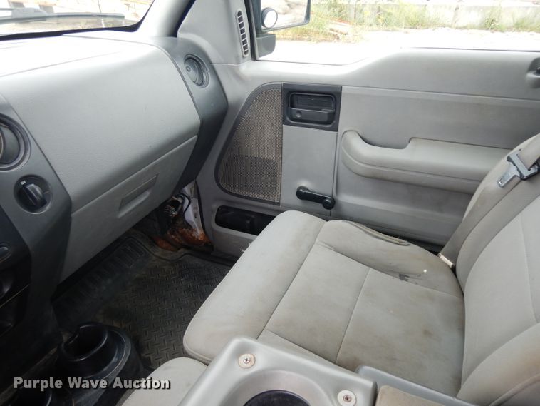 image for item GG9185 2004 Ford F150 Super Cab pickup truck