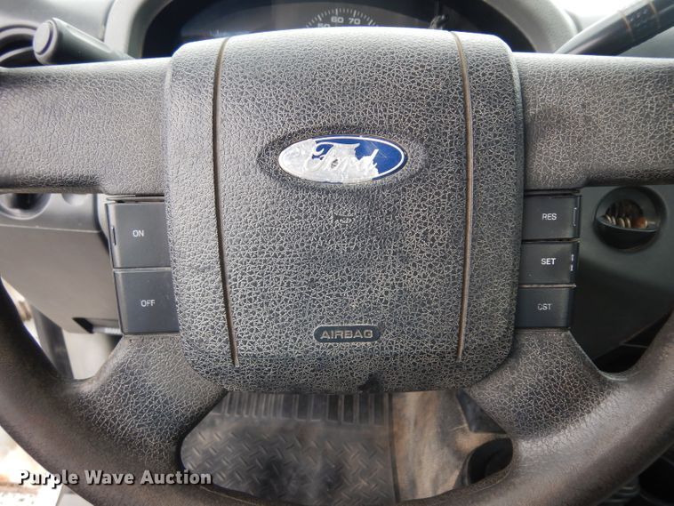 image for item GG9185 2004 Ford F150 Super Cab pickup truck