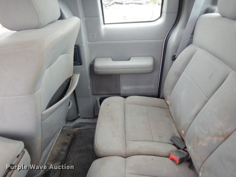 image for item GG9185 2004 Ford F150 Super Cab pickup truck