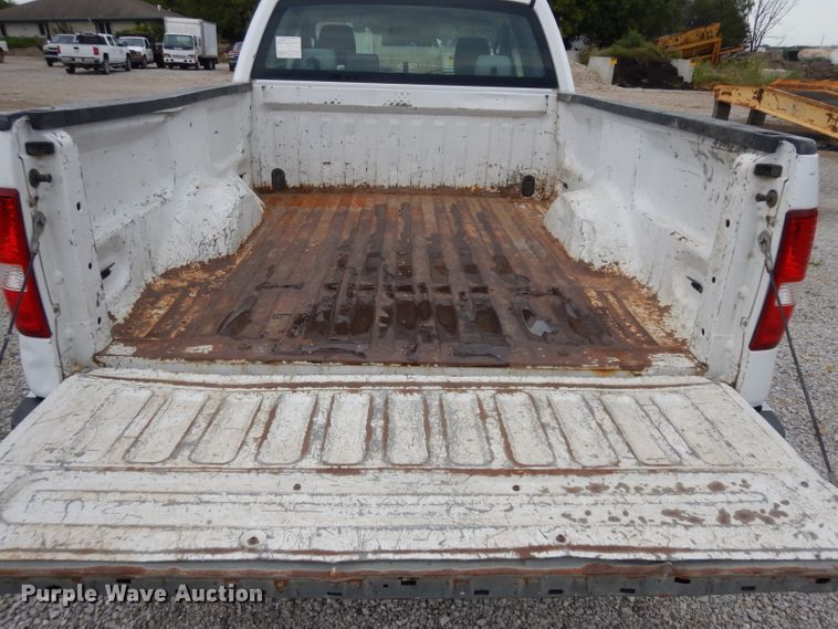 image for item GG9185 2004 Ford F150 Super Cab pickup truck