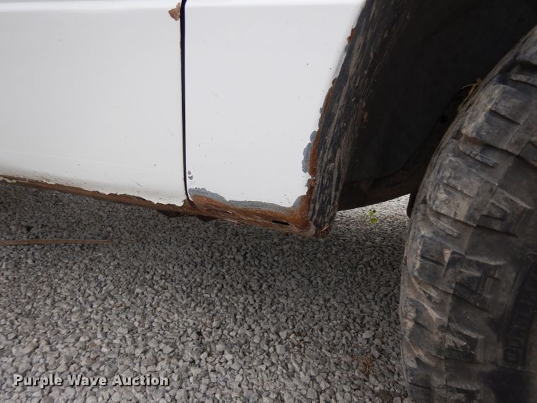 image for item GG9185 2004 Ford F150 Super Cab pickup truck