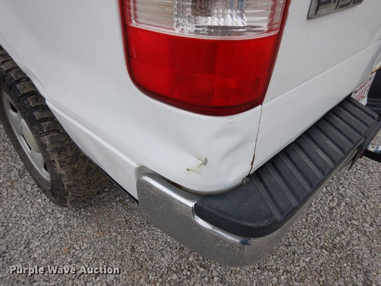 image for item GG9185 2004 Ford F150 Super Cab pickup truck