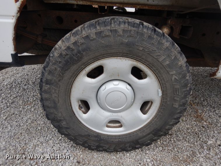 image for item GG9185 2004 Ford F150 Super Cab pickup truck