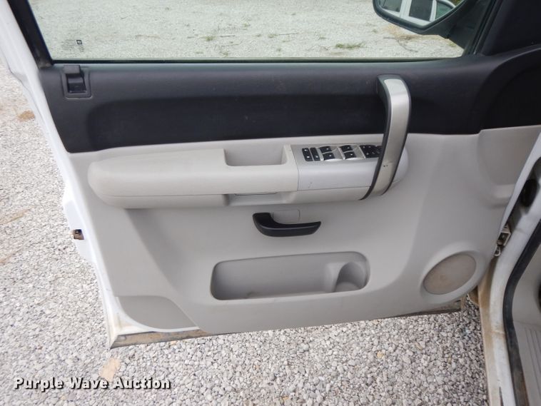 image for item GG9186 2009 Chevrolet Silverado 1500 Crew Cab pickup truck