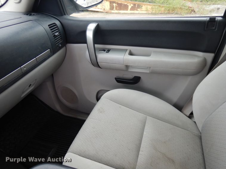 image for item GG9186 2009 Chevrolet Silverado 1500 Crew Cab pickup truck