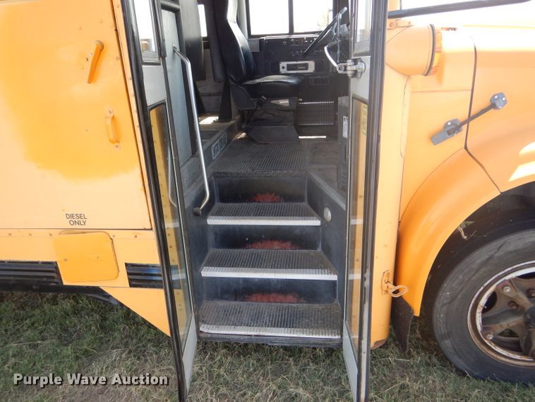 image for item GH9676 1992 International 3800 school bus