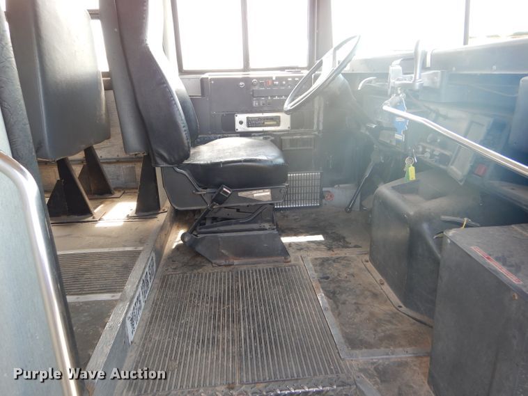 image for item GH9676 1992 International 3800 school bus