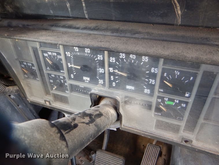 image for item GH9676 1992 International 3800 school bus