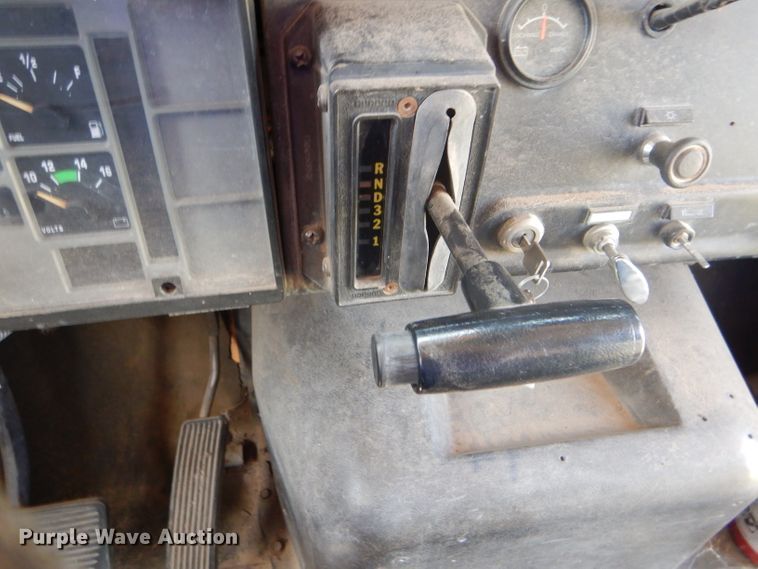 image for item GH9676 1992 International 3800 school bus