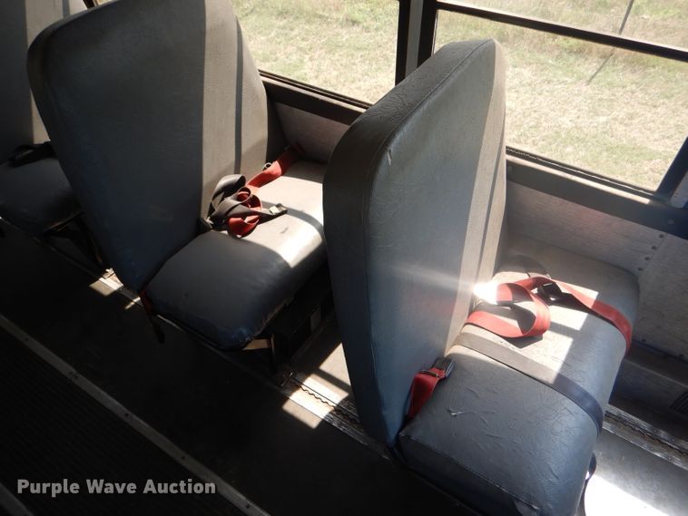 image for item GH9676 1992 International 3800 school bus