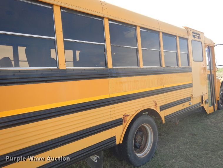 image for item GH9676 1992 International 3800 school bus