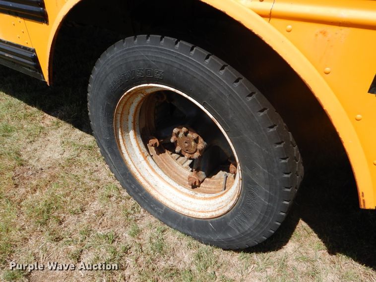 image for item GH9676 1992 International 3800 school bus