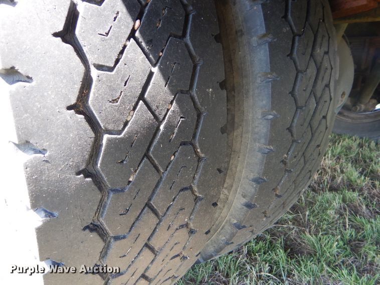 image for item GH9676 1992 International 3800 school bus