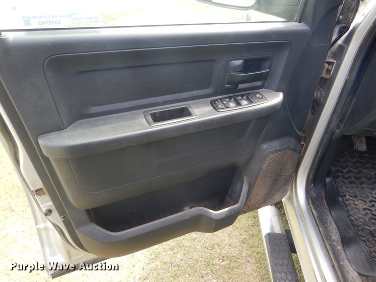 image for item GH9745 2012 Dodge Ram 2500 Crew Cab pickup truck