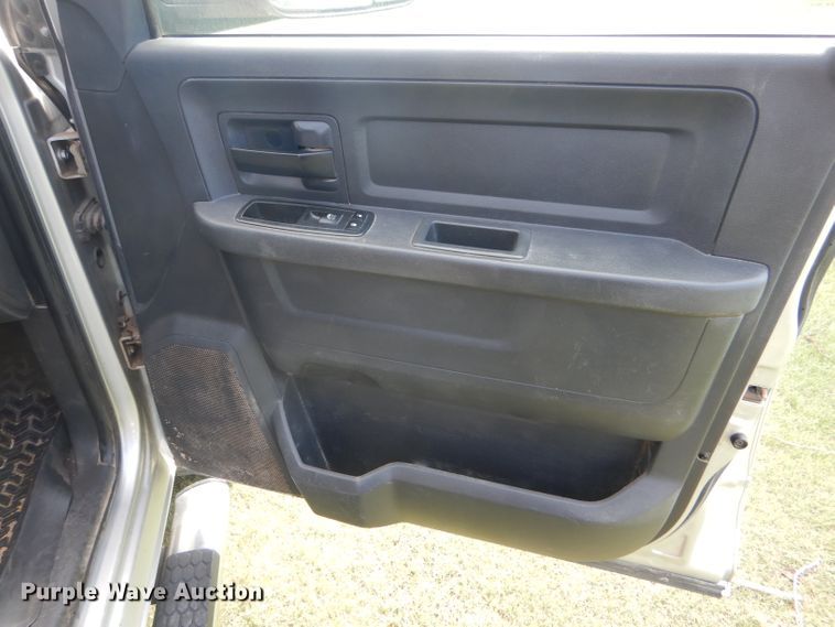 image for item GH9745 2012 Dodge Ram 2500 Crew Cab pickup truck