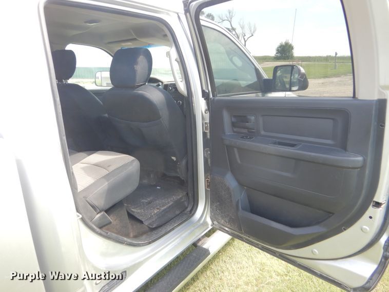 image for item GH9745 2012 Dodge Ram 2500 Crew Cab pickup truck