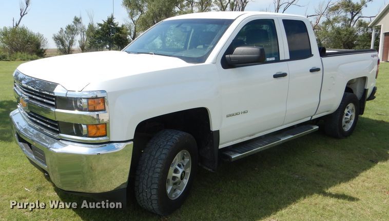 image for item GH9746 2015 Chevrolet Silverado 2500HD Double Cab pickup truck