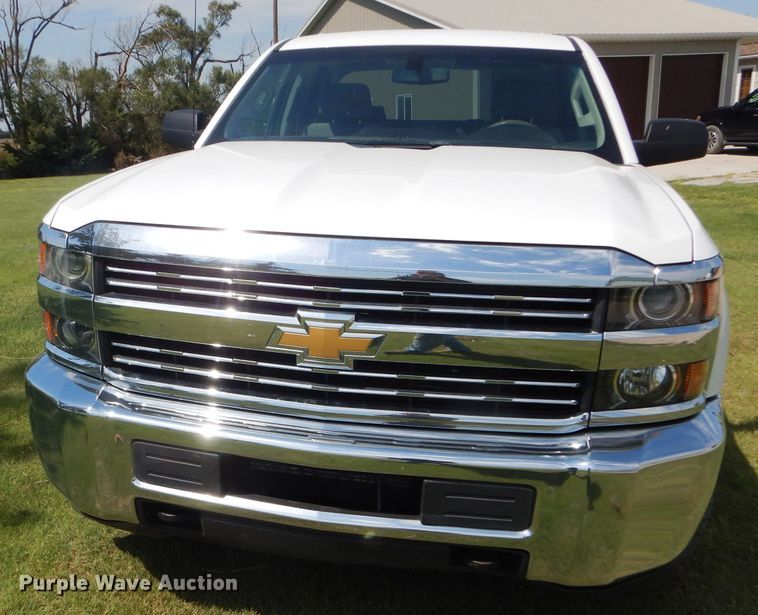 image for item GH9746 2015 Chevrolet Silverado 2500HD Double Cab pickup truck