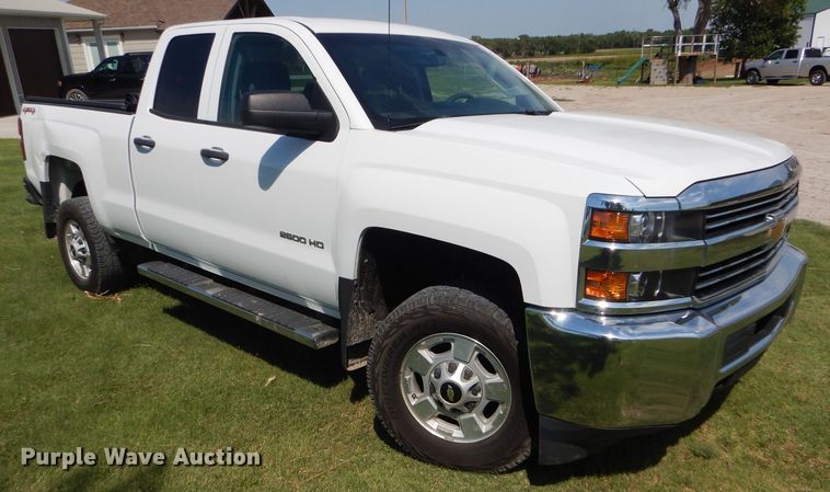image for item GH9746 2015 Chevrolet Silverado 2500HD Double Cab pickup truck