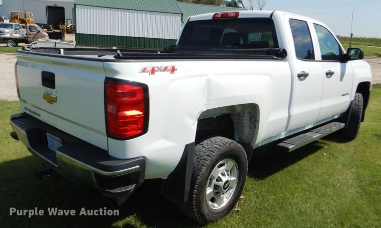 image for item GH9746 2015 Chevrolet Silverado 2500HD Double Cab pickup truck