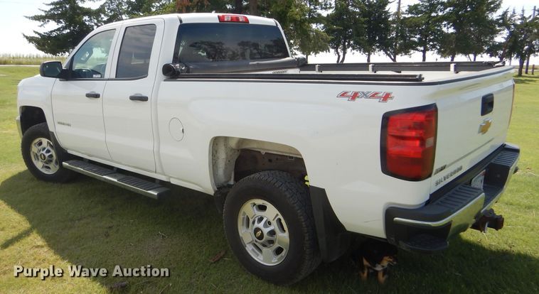 image for item GH9746 2015 Chevrolet Silverado 2500HD Double Cab pickup truck