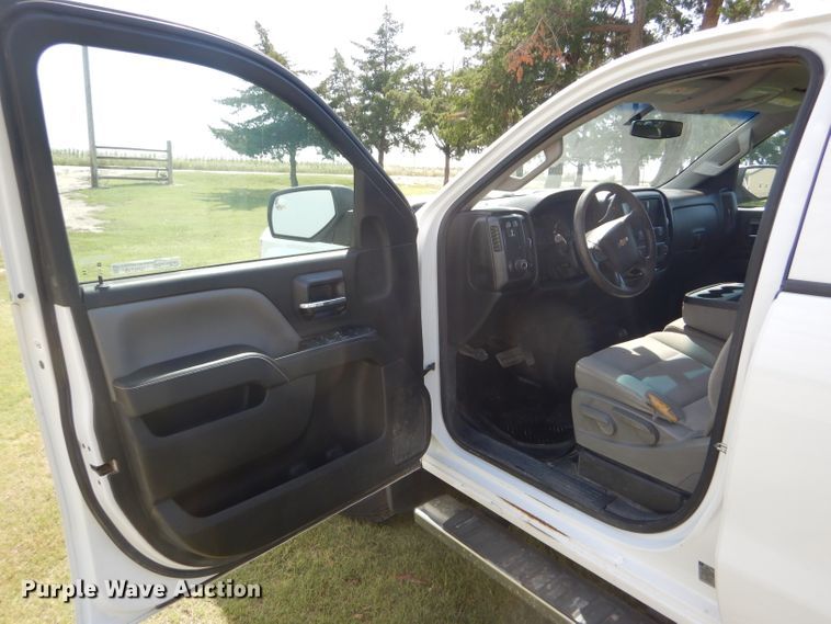 image for item GH9746 2015 Chevrolet Silverado 2500HD Double Cab pickup truck