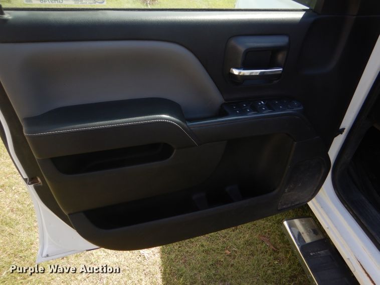 image for item GH9746 2015 Chevrolet Silverado 2500HD Double Cab pickup truck