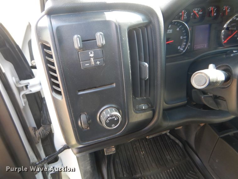 image for item GH9746 2015 Chevrolet Silverado 2500HD Double Cab pickup truck