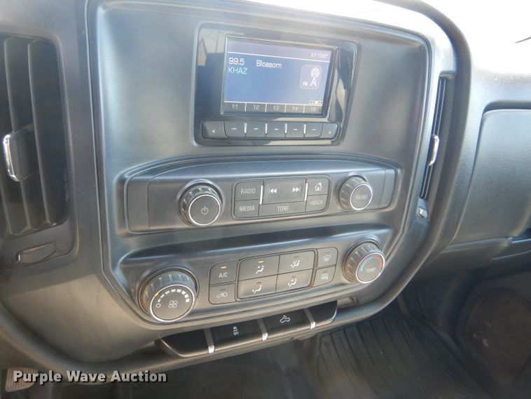 image for item GH9746 2015 Chevrolet Silverado 2500HD Double Cab pickup truck