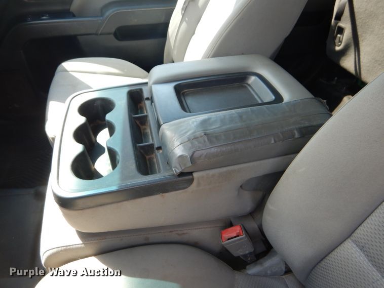 image for item GH9746 2015 Chevrolet Silverado 2500HD Double Cab pickup truck