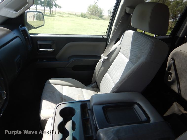 image for item GH9746 2015 Chevrolet Silverado 2500HD Double Cab pickup truck