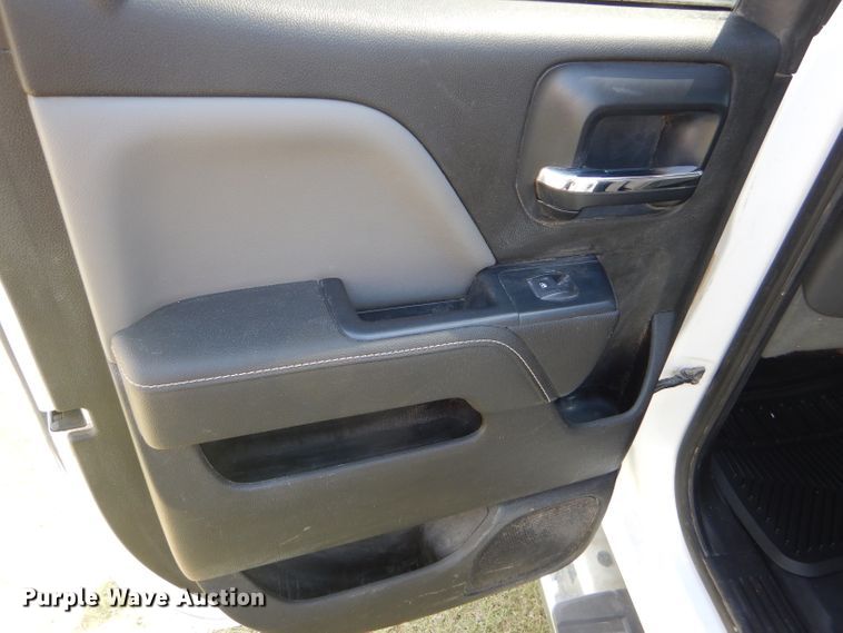 image for item GH9746 2015 Chevrolet Silverado 2500HD Double Cab pickup truck