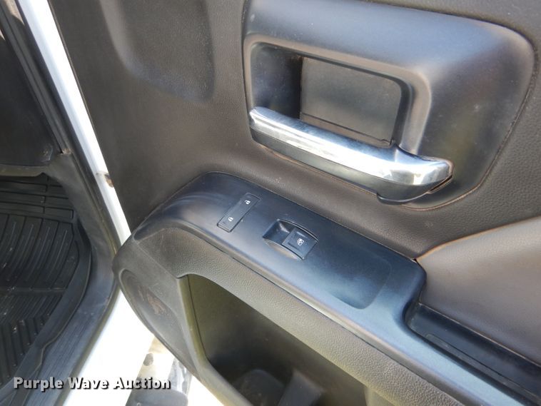 image for item GH9746 2015 Chevrolet Silverado 2500HD Double Cab pickup truck