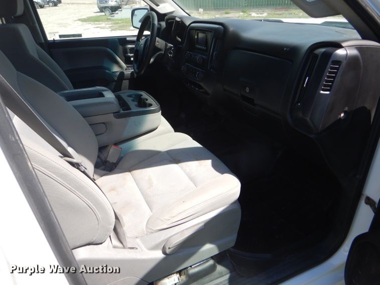 image for item GH9746 2015 Chevrolet Silverado 2500HD Double Cab pickup truck