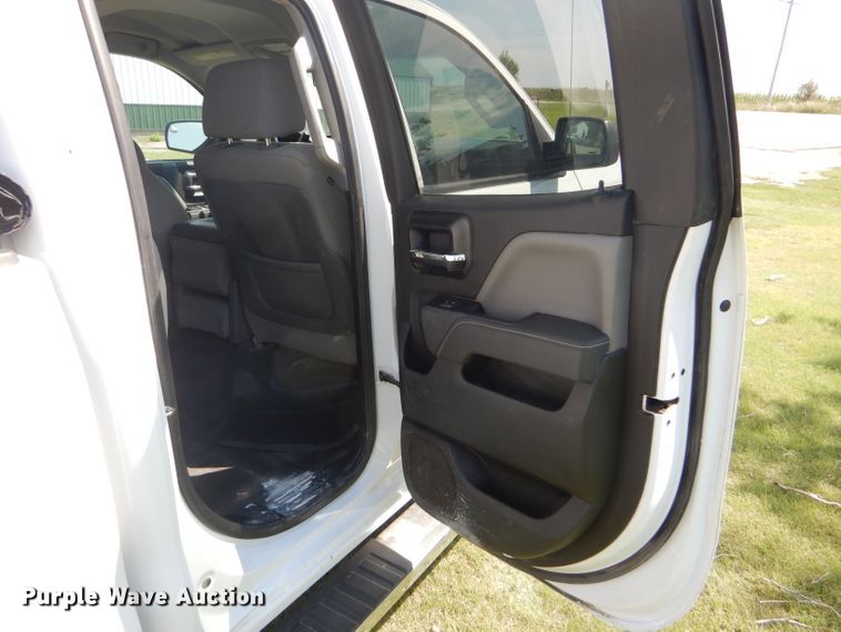 image for item GH9746 2015 Chevrolet Silverado 2500HD Double Cab pickup truck