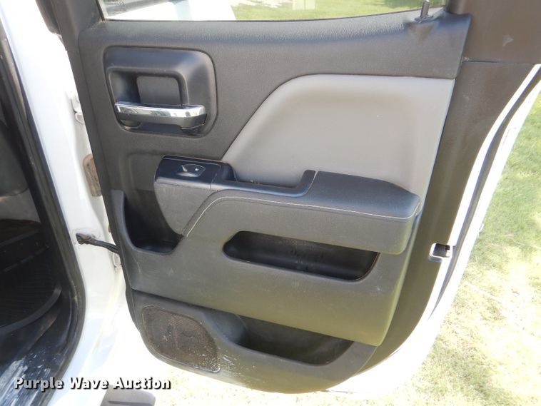 image for item GH9746 2015 Chevrolet Silverado 2500HD Double Cab pickup truck