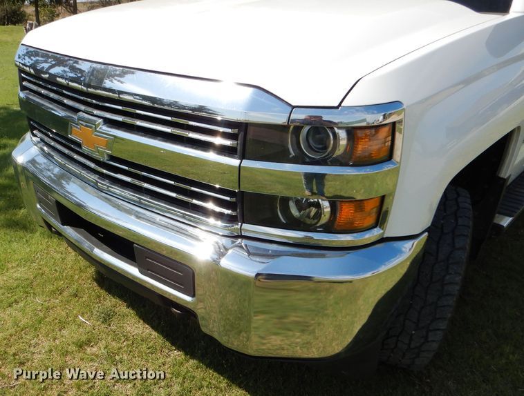 image for item GH9746 2015 Chevrolet Silverado 2500HD Double Cab pickup truck